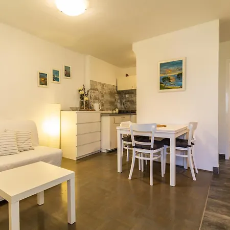 Apartment Beti *